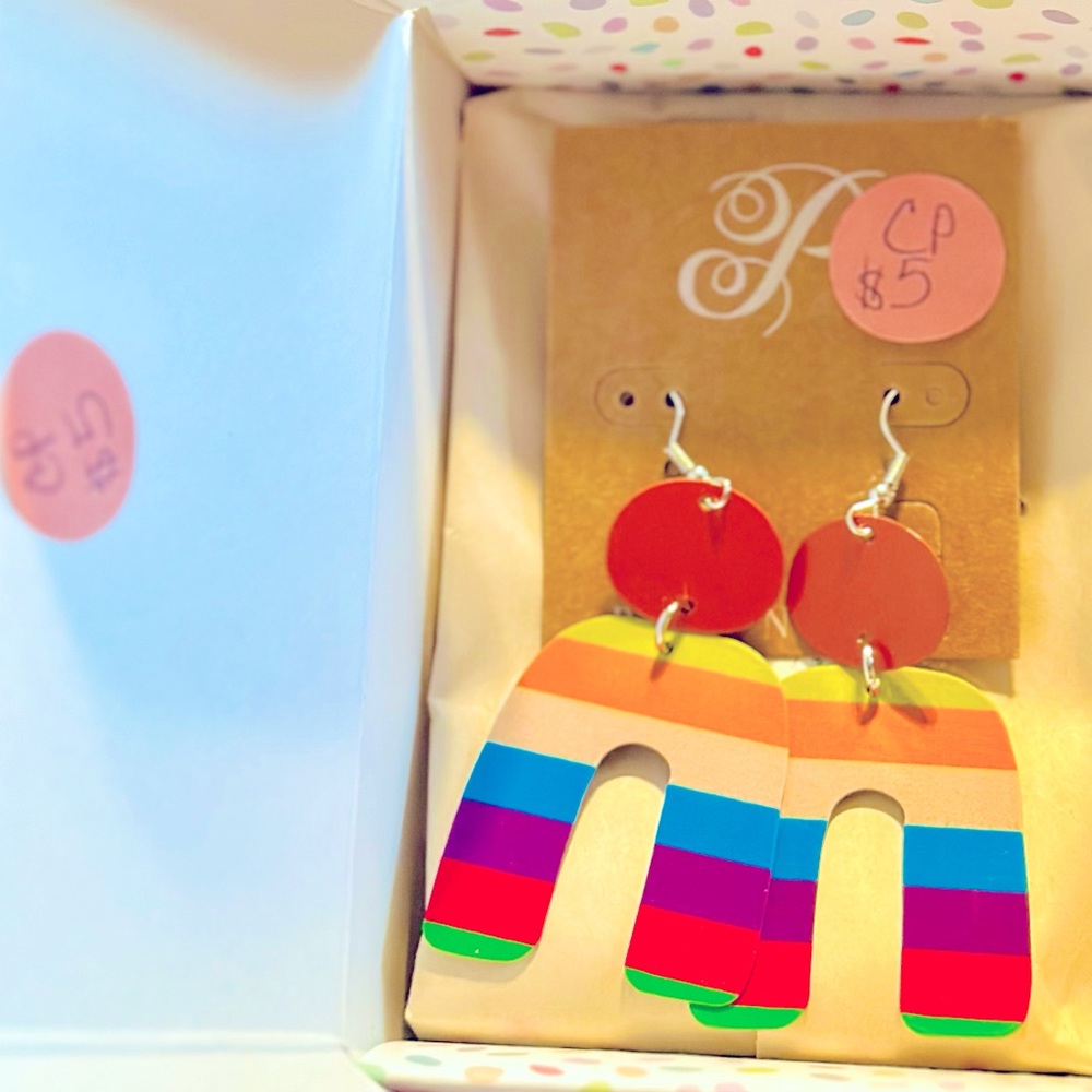 Fun, Vibrant earrings. Plunder earrings are hypoallergenic. New in box